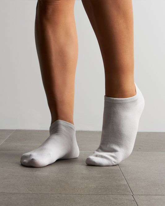 UNISEX WHITE BAMBOO ANKLE SOCKS S/M