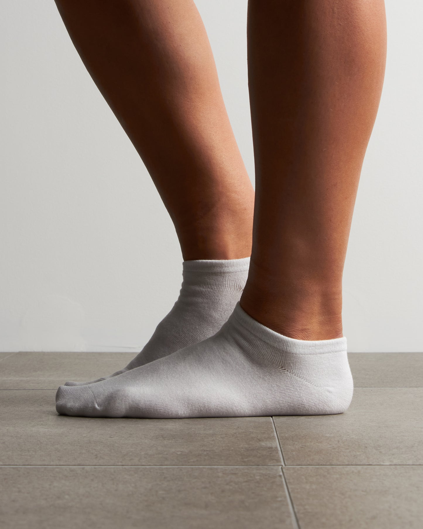 UNISEX WHITE BAMBOO ANKLE SOCKS S/M
