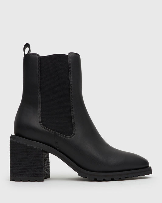 MACH Pull-Tab Chelsea Boots