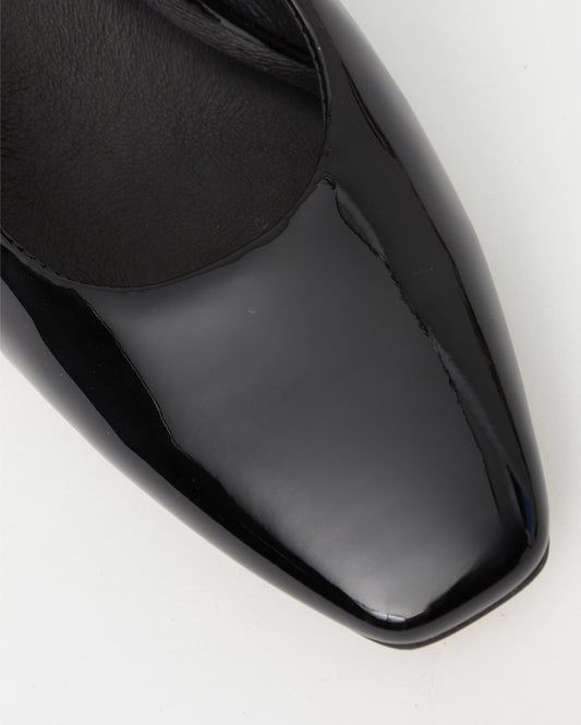 OLLIE Square Toe Leather Pumps