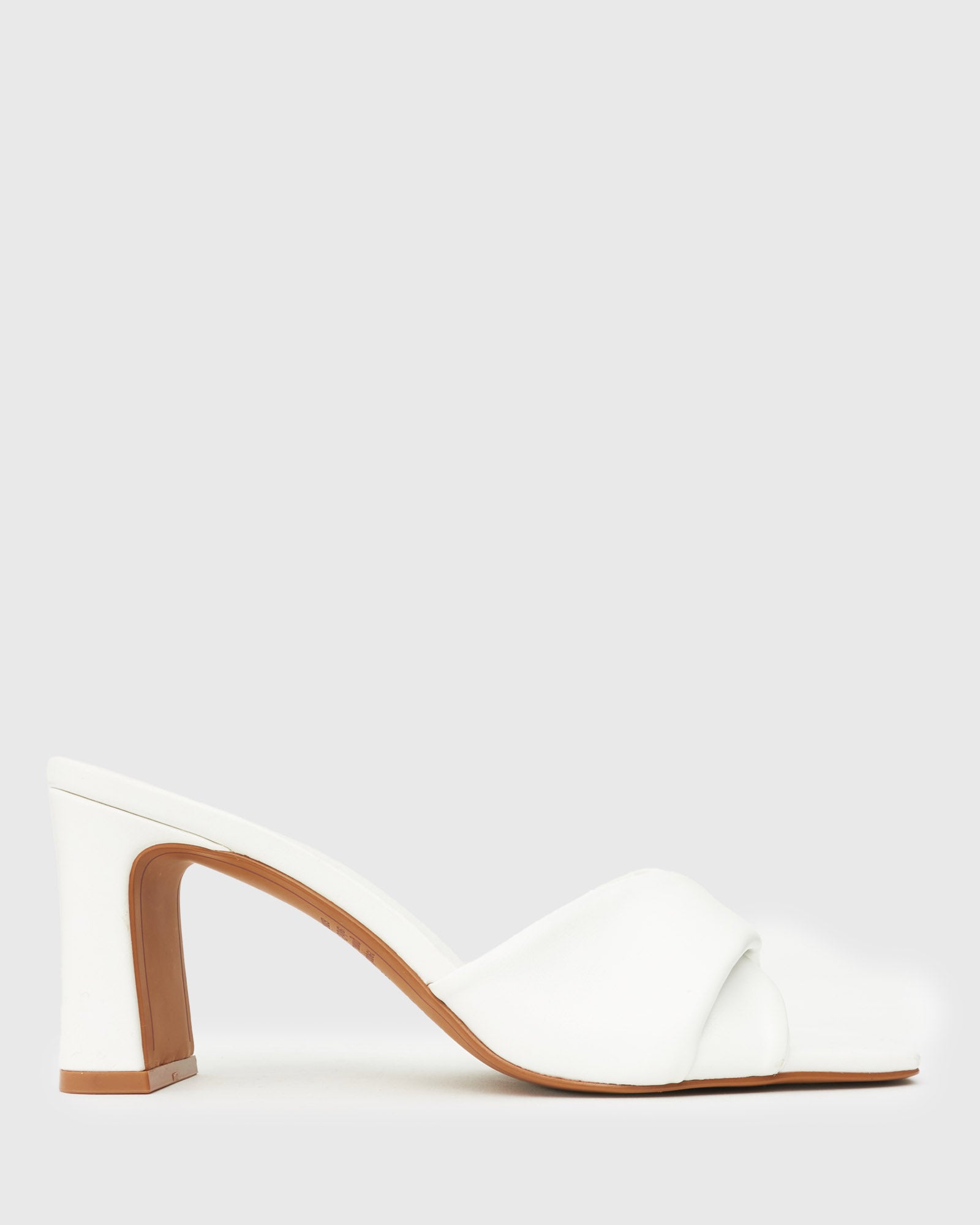 betts seduce low block heel