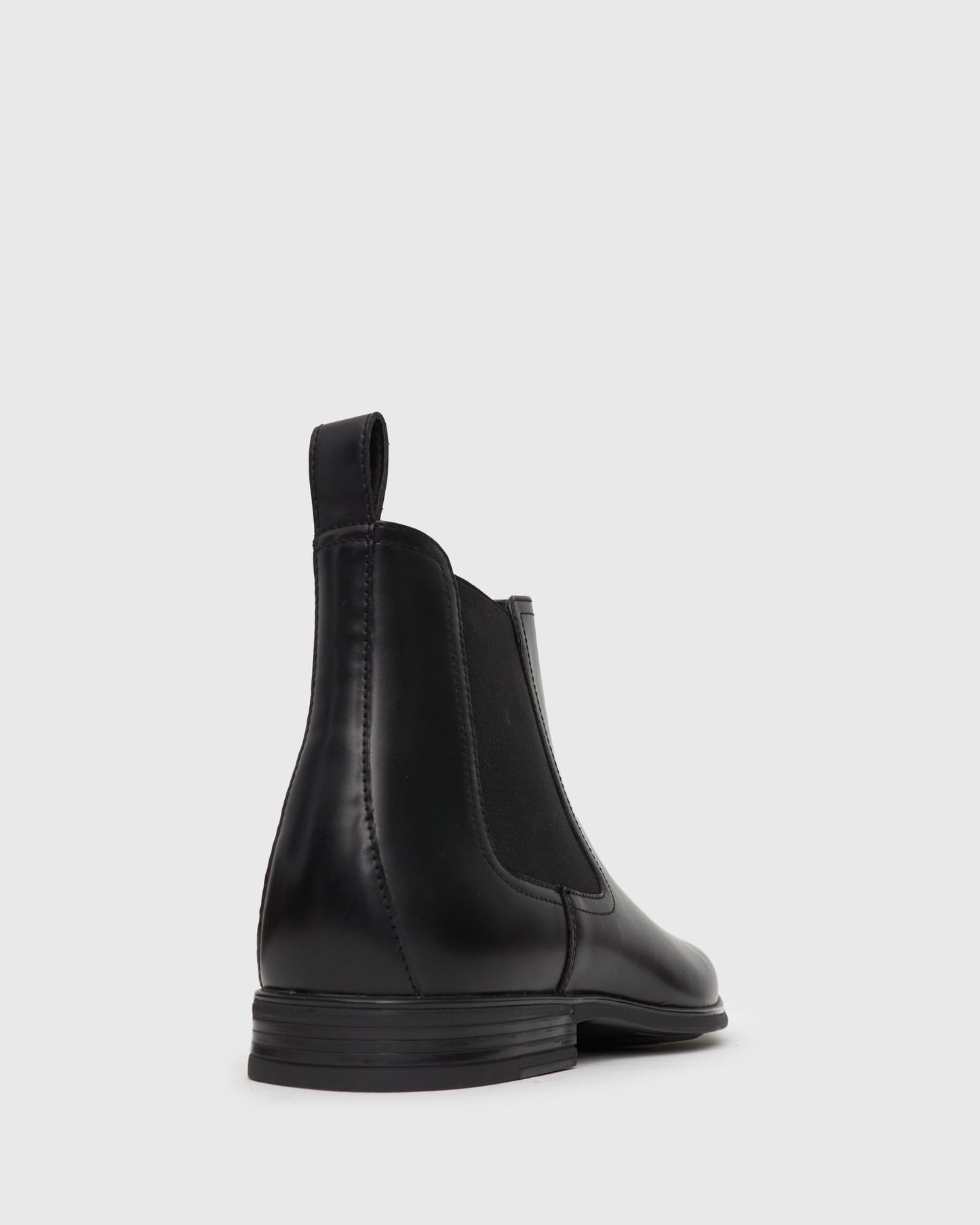 PRE-ORDER LEON Slip-on Chelsea Boots