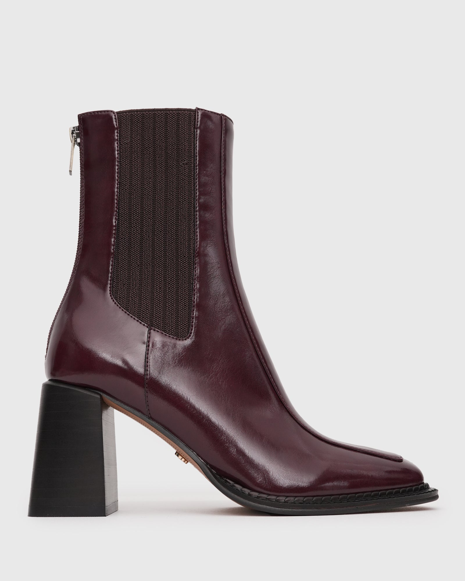 PRE-ORDER DOWNTOWN Block Heel Chelsea Boots