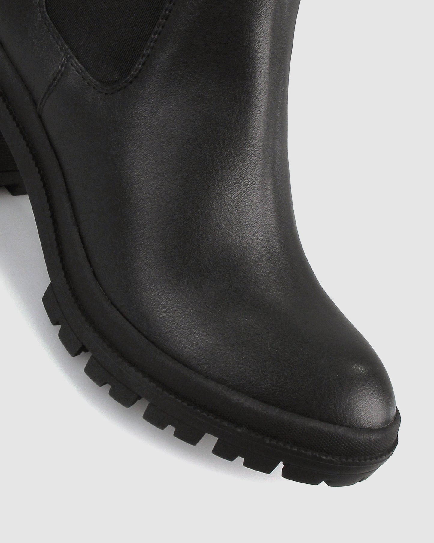 PARADDOX Block Heel Chelsea Boots